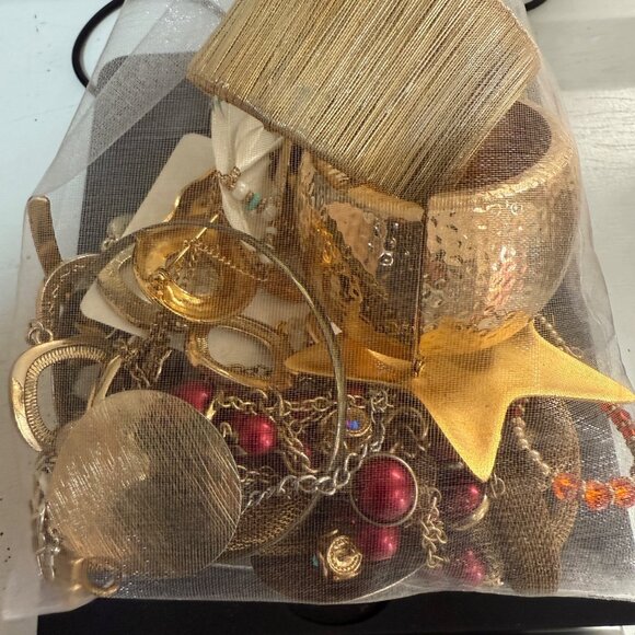 Chunky Gold Tone Jewelry Mystery Lot Cuffs Collars Bangles Brooches Necklaces - Picture 7 of 7